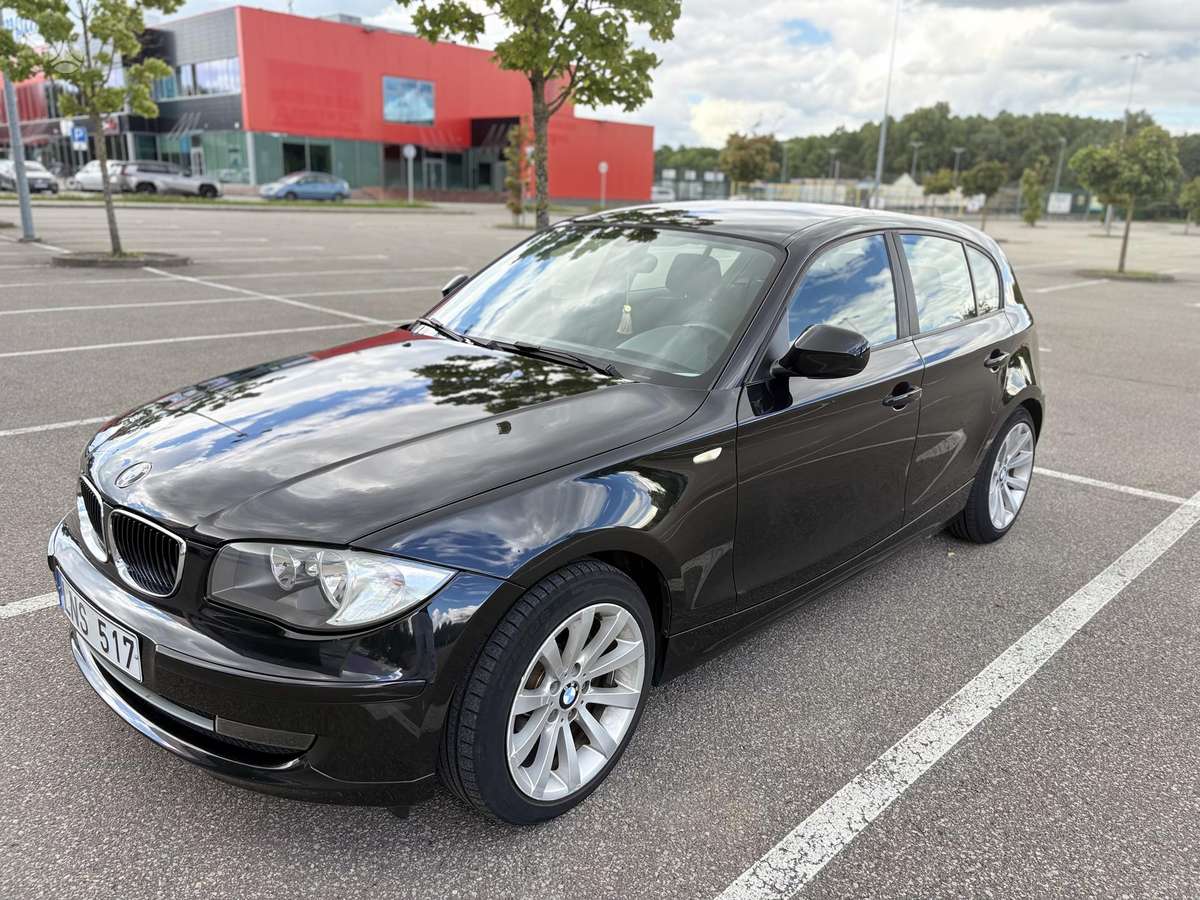 BMW 118, 2.0 l., hatchback