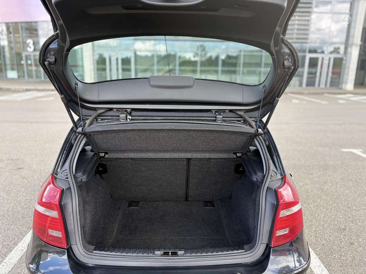 BMW 118, 2.0 l., hatchback