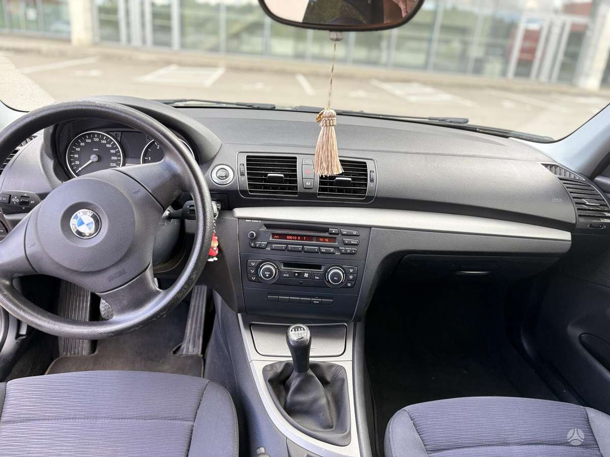 BMW 118, 2.0 l., hatchback