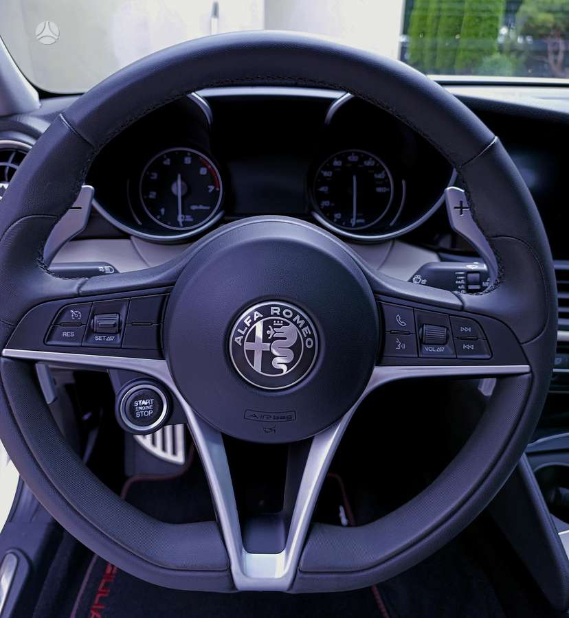 Alfa Romeo Giulia, 2.0 l., Седан