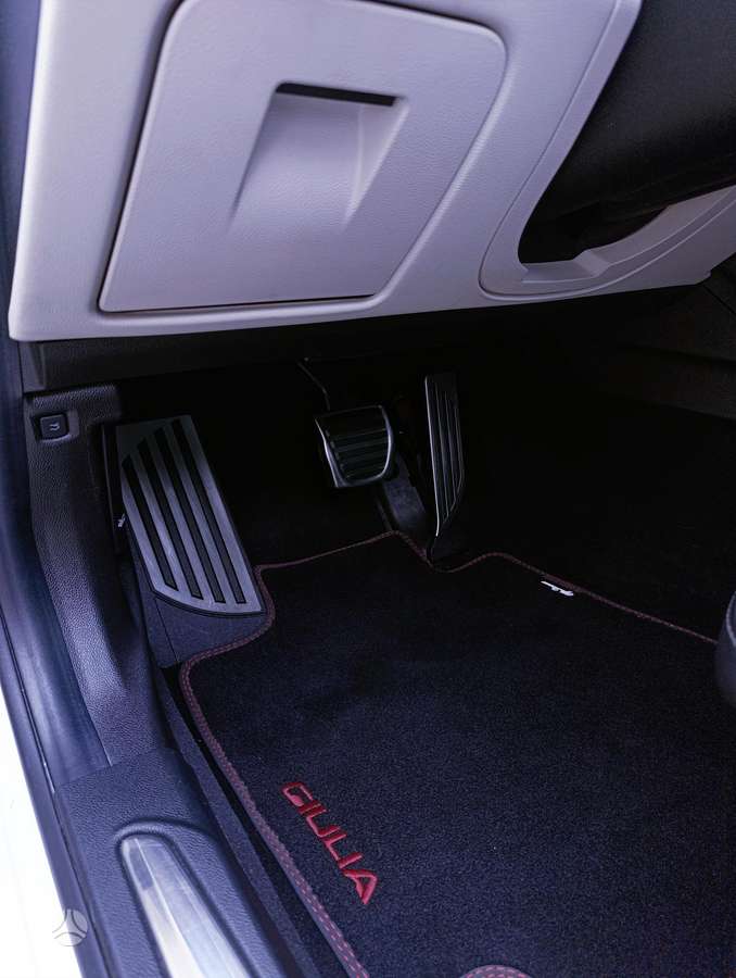Alfa Romeo Giulia, 2.0 l., Седан