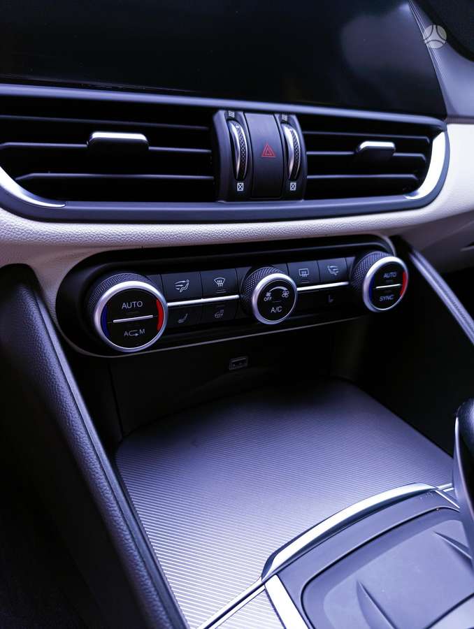 Alfa Romeo Giulia, 2.0 l., Седан