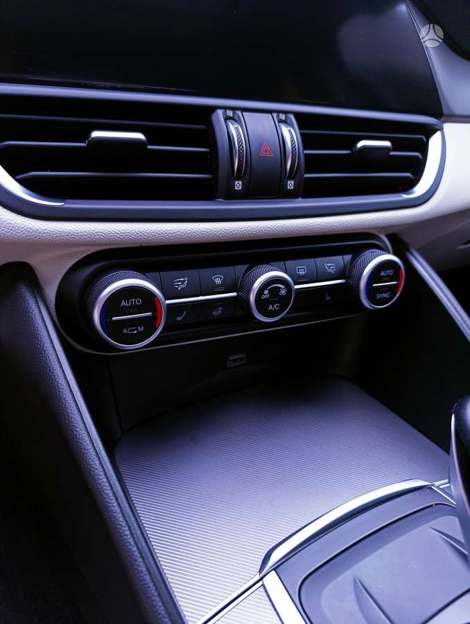 Alfa Romeo Giulia, 2.0 l., Седан