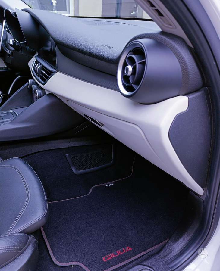 Alfa Romeo Giulia, 2.0 l., Седан