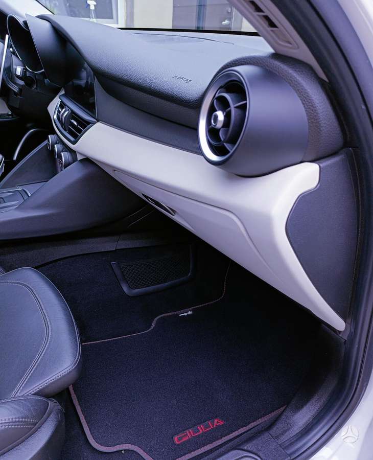 Alfa Romeo Giulia, 2.0 l., Седан