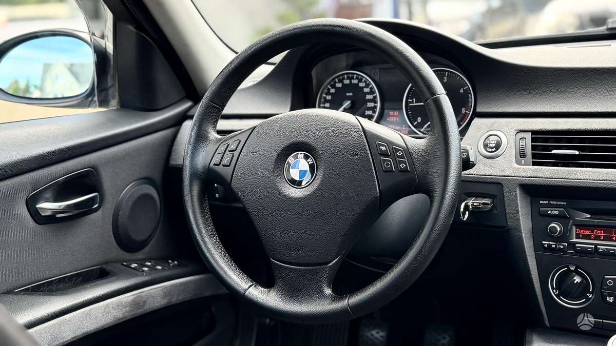 BMW 320, 2.0 l., wagon