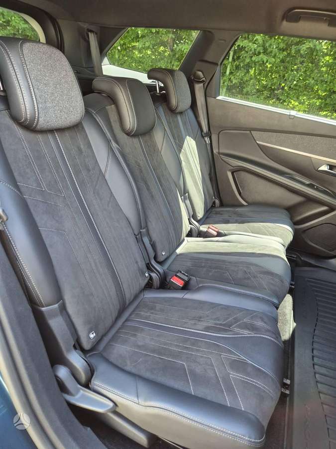 Peugeot 5008 - 8