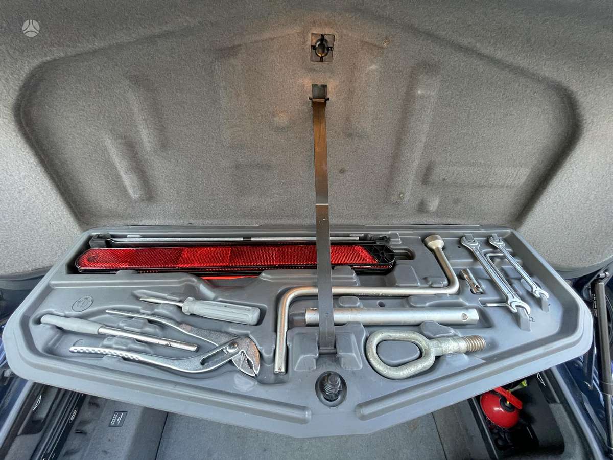 BMW M5, 4.9 l., Седан