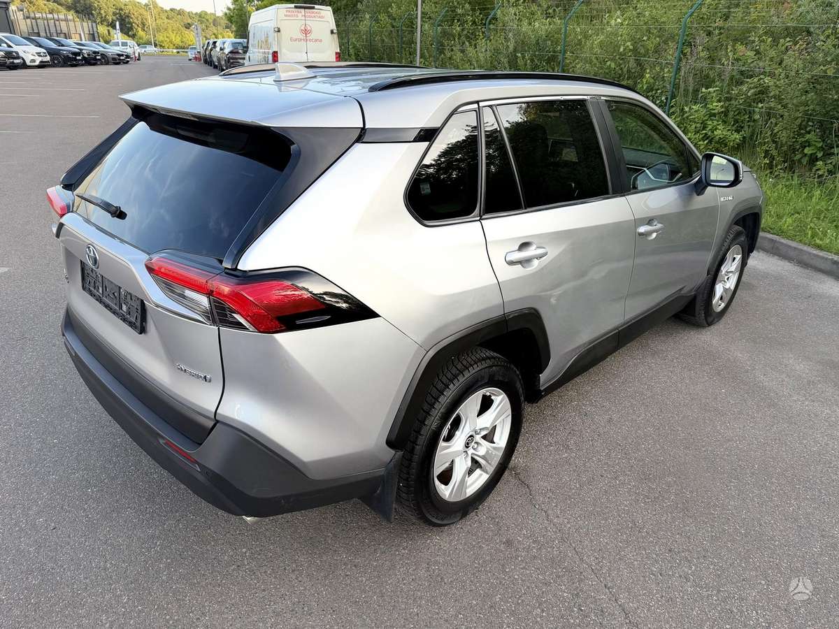 Toyota RAV4 - 8