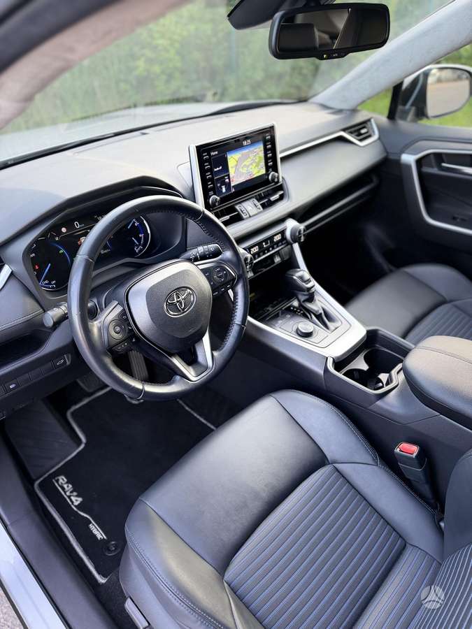 Toyota RAV4 - 11