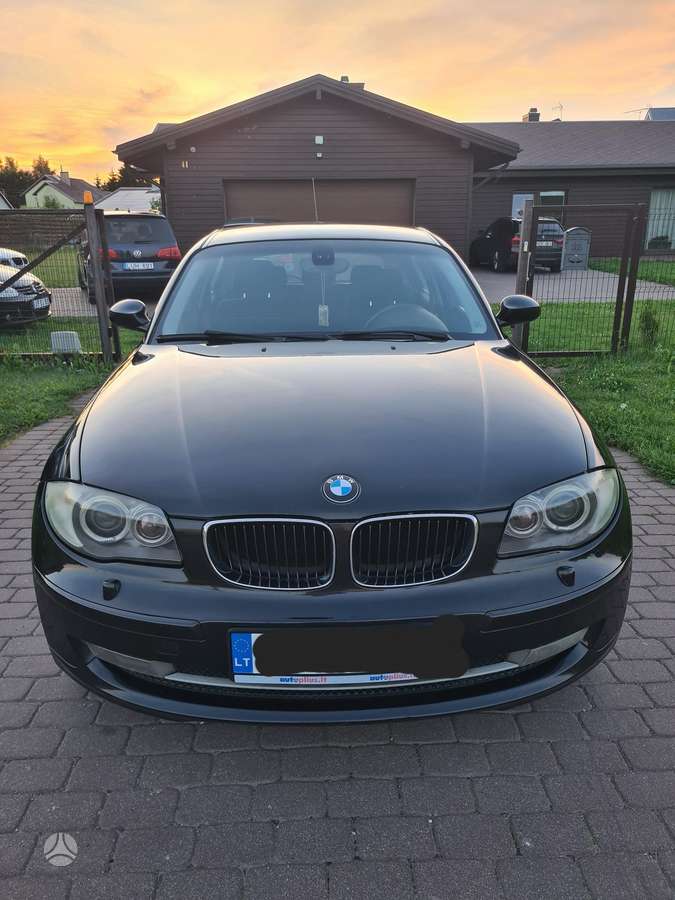 BMW 120, 2.0 l., hatchback