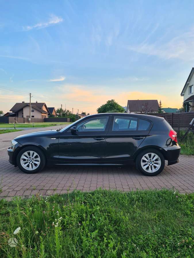 BMW 120, 2.0 l., hatchback