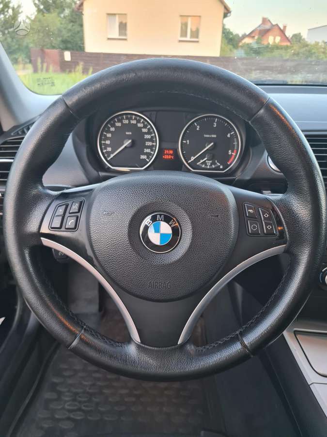 BMW 120, 2.0 l., hatchback