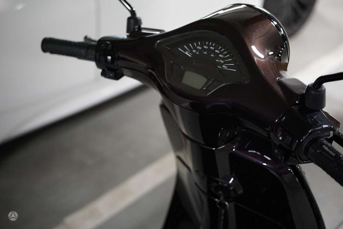 Piaggio Vespa 50cc, мотороллеры / мопеды