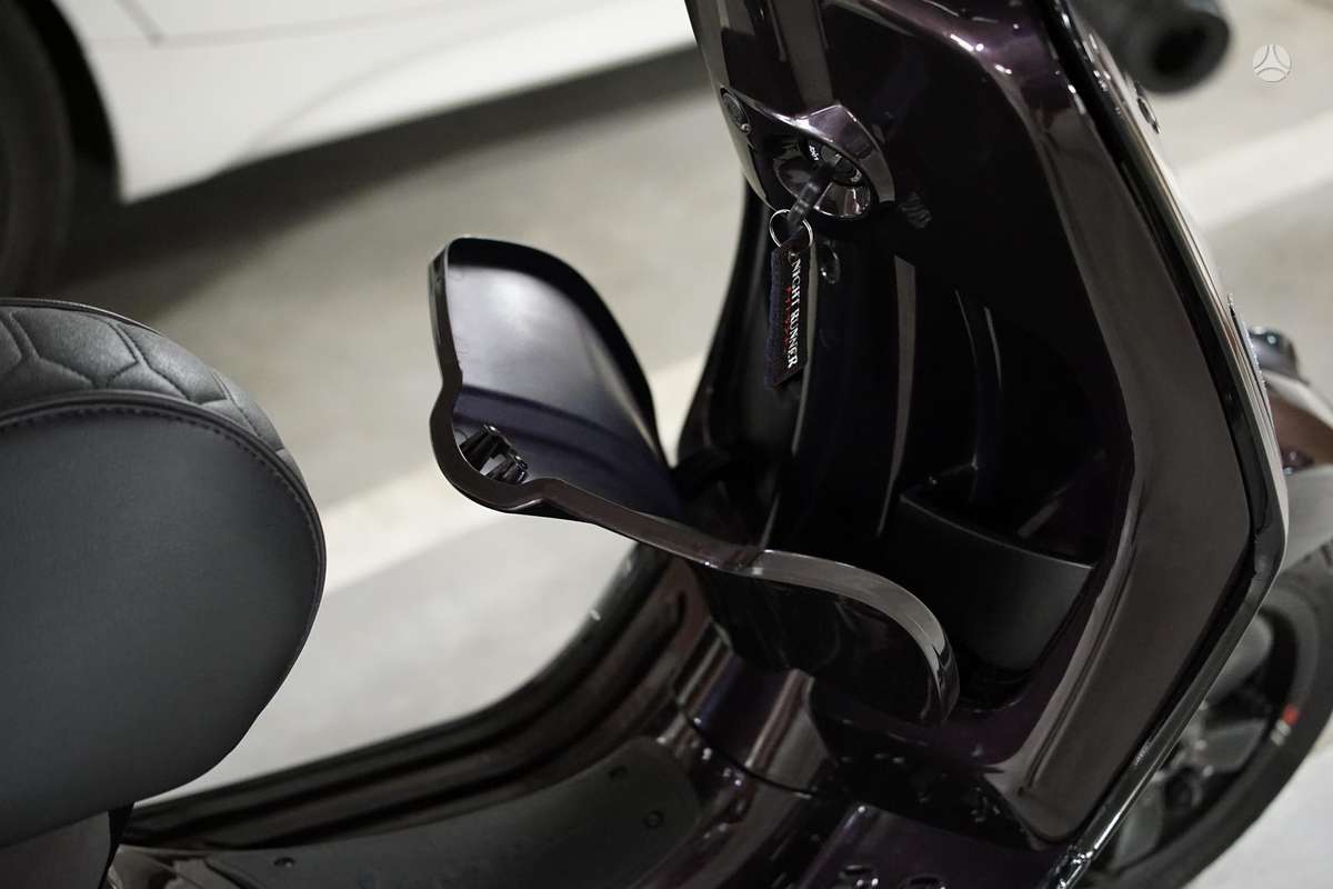 Piaggio Vespa 50cc, мотороллеры / мопеды