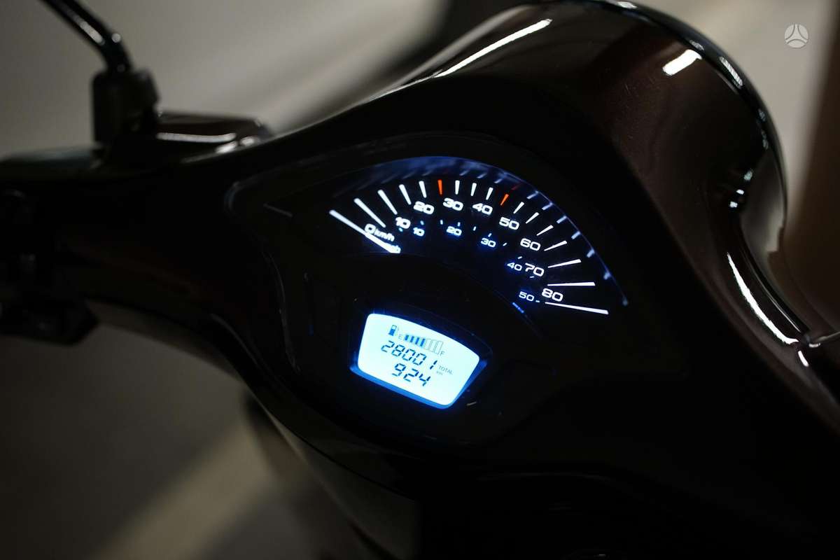Piaggio Vespa 50cc, scooters / mopeds