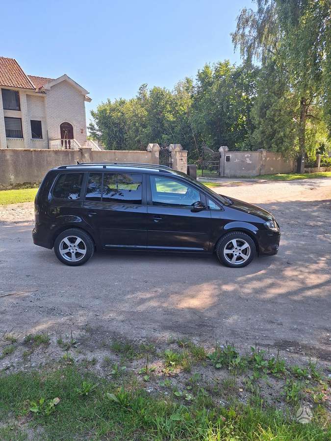 Volkswagen Touran - 5