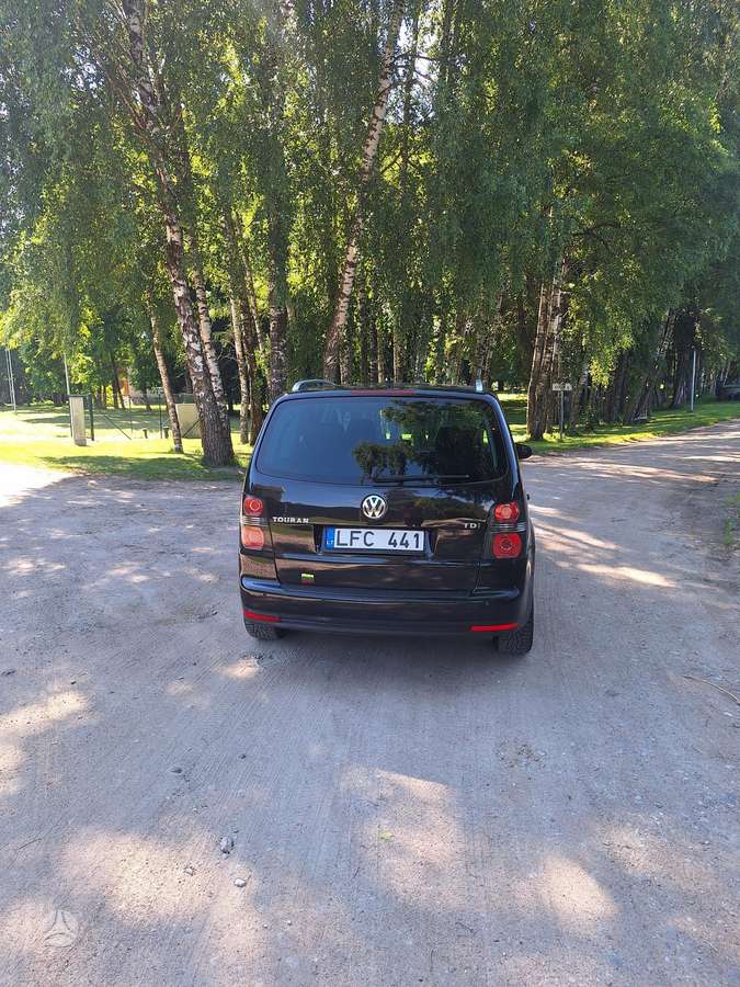 Volkswagen Touran - 8