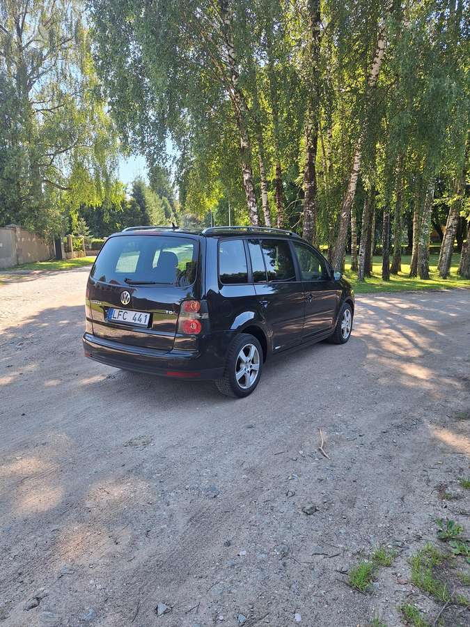 Volkswagen Touran - 9