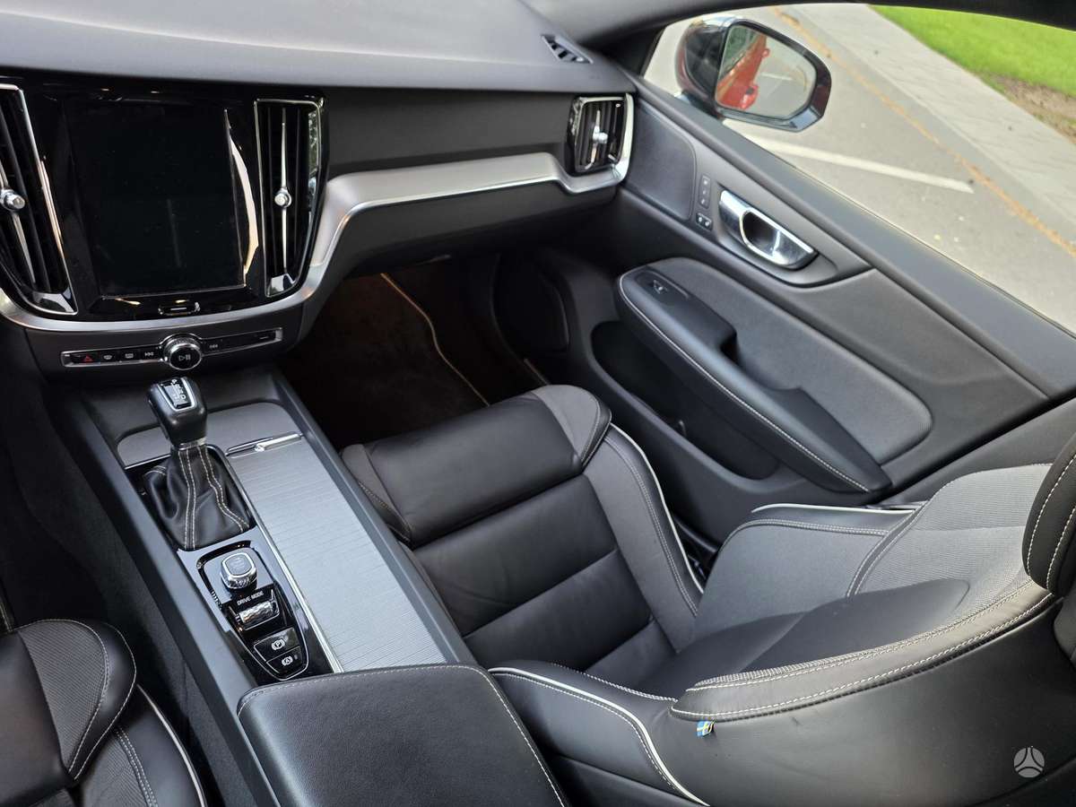 Volvo S60, 2.0 l., Седан