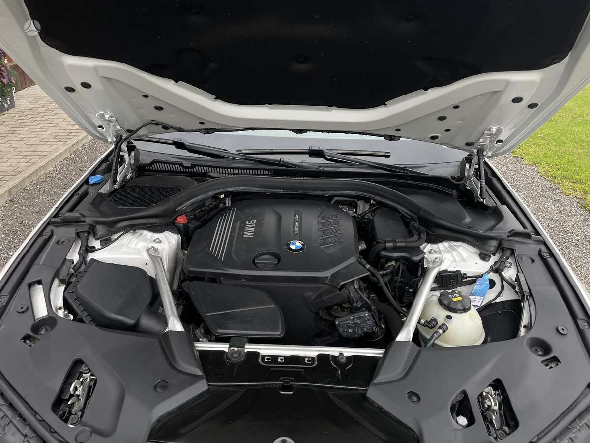 BMW 520, 2.0 l., Седан