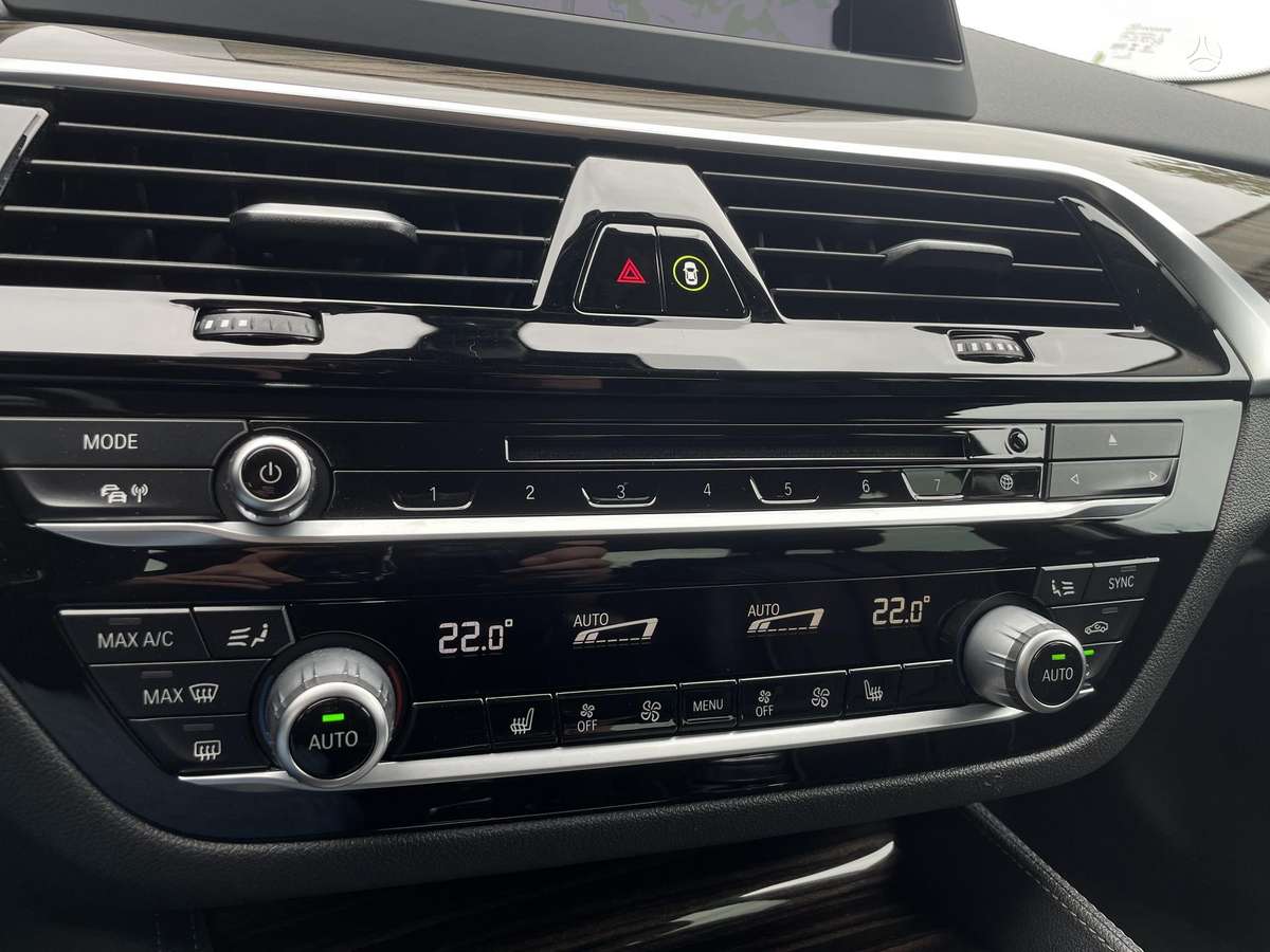 BMW 520, 2.0 l., Седан
