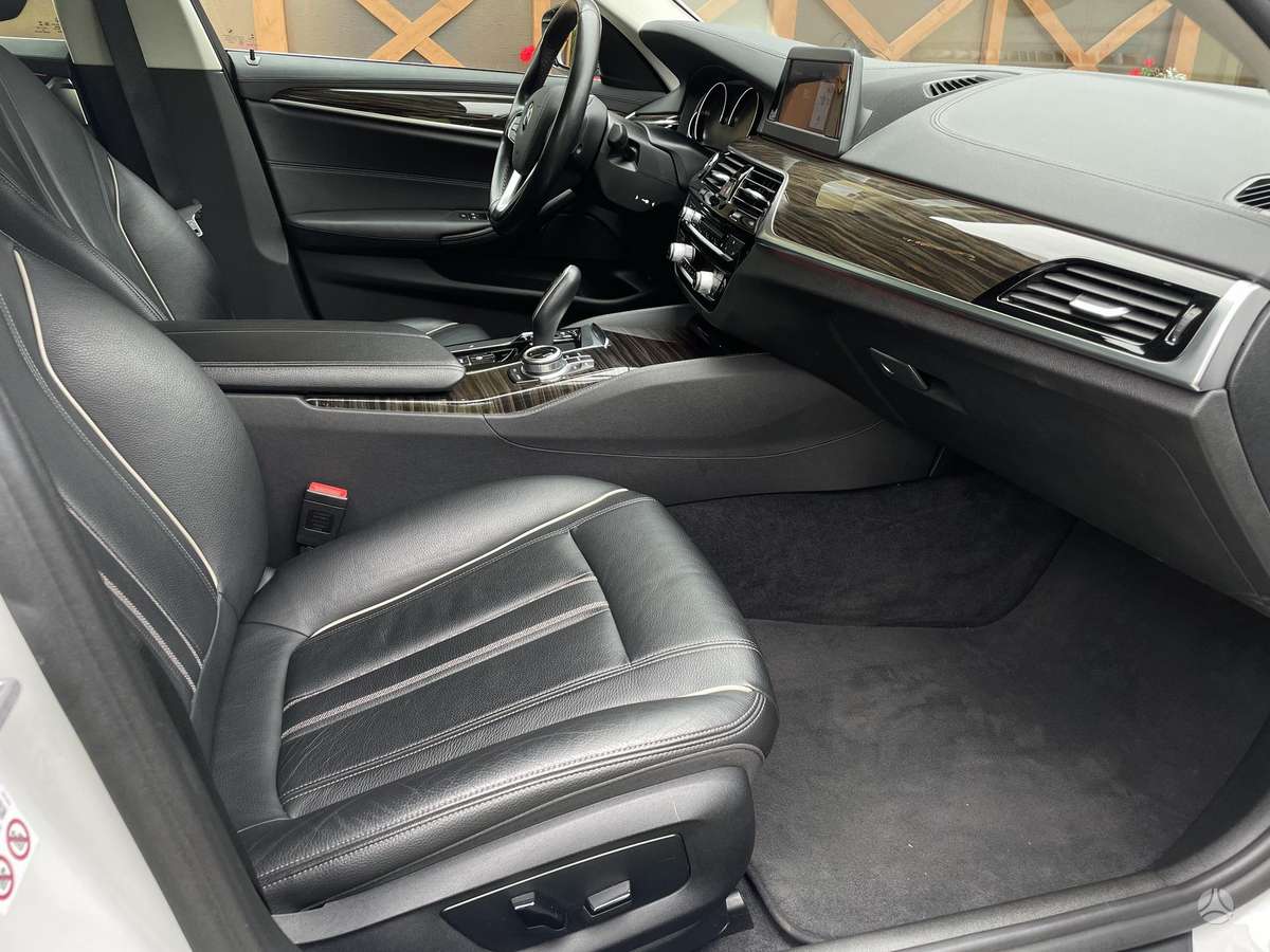 BMW 520, 2.0 l., Седан