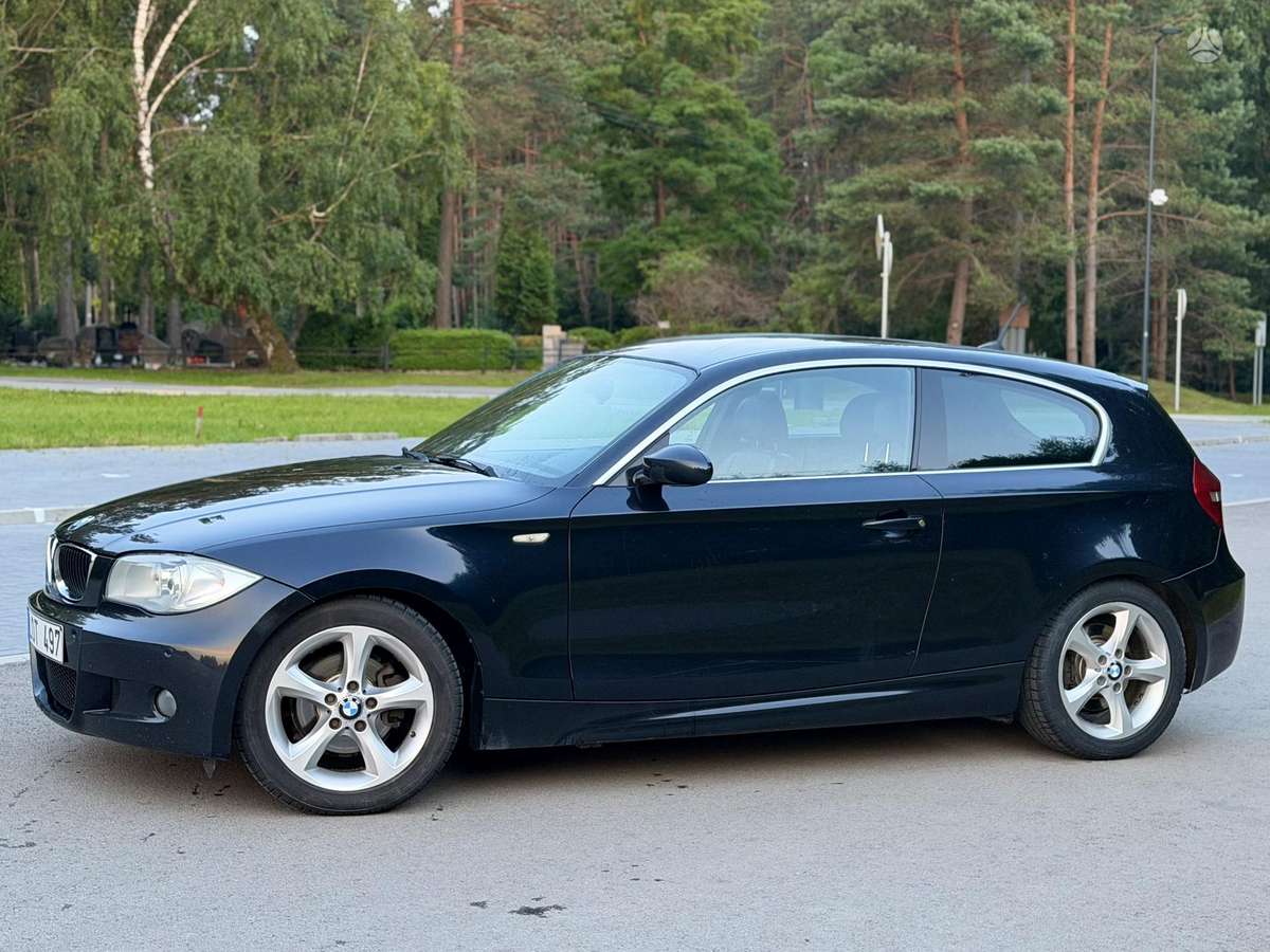 BMW 118, coupe