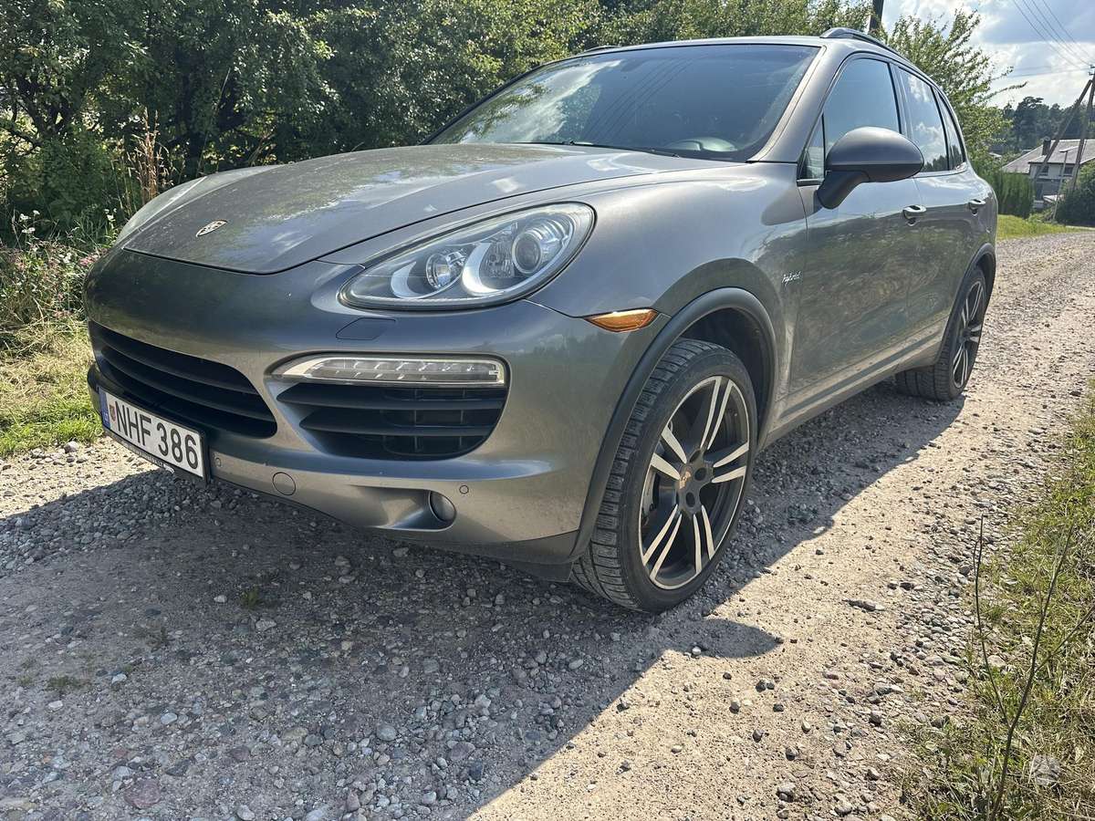 Porsche Cayenne - 4