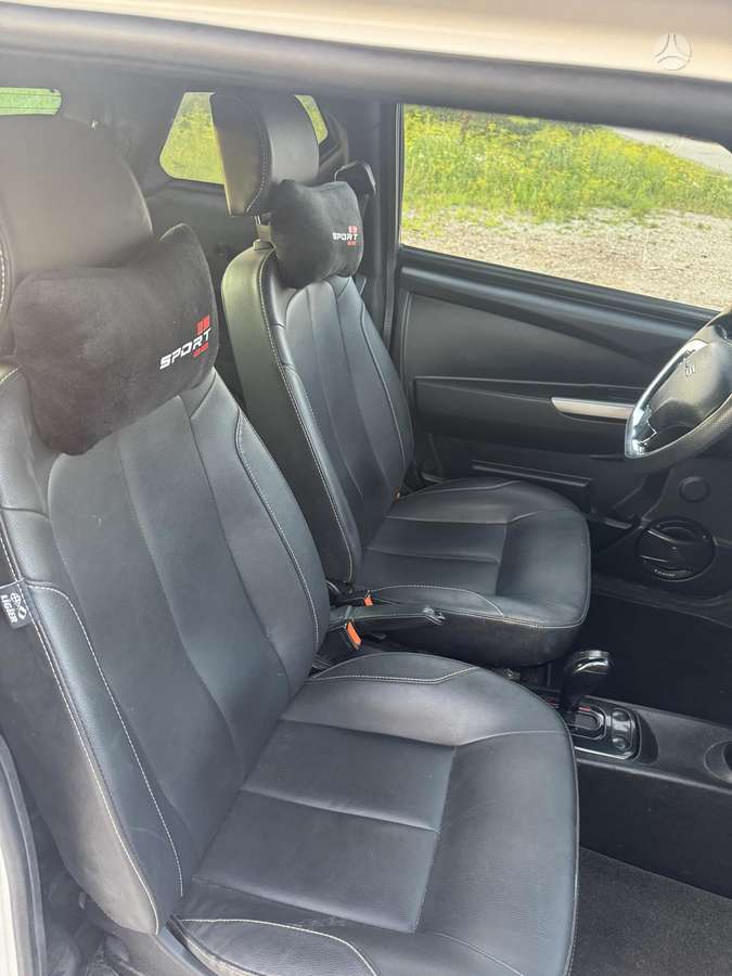 Ligier JS60, 0.5 l., hatchback