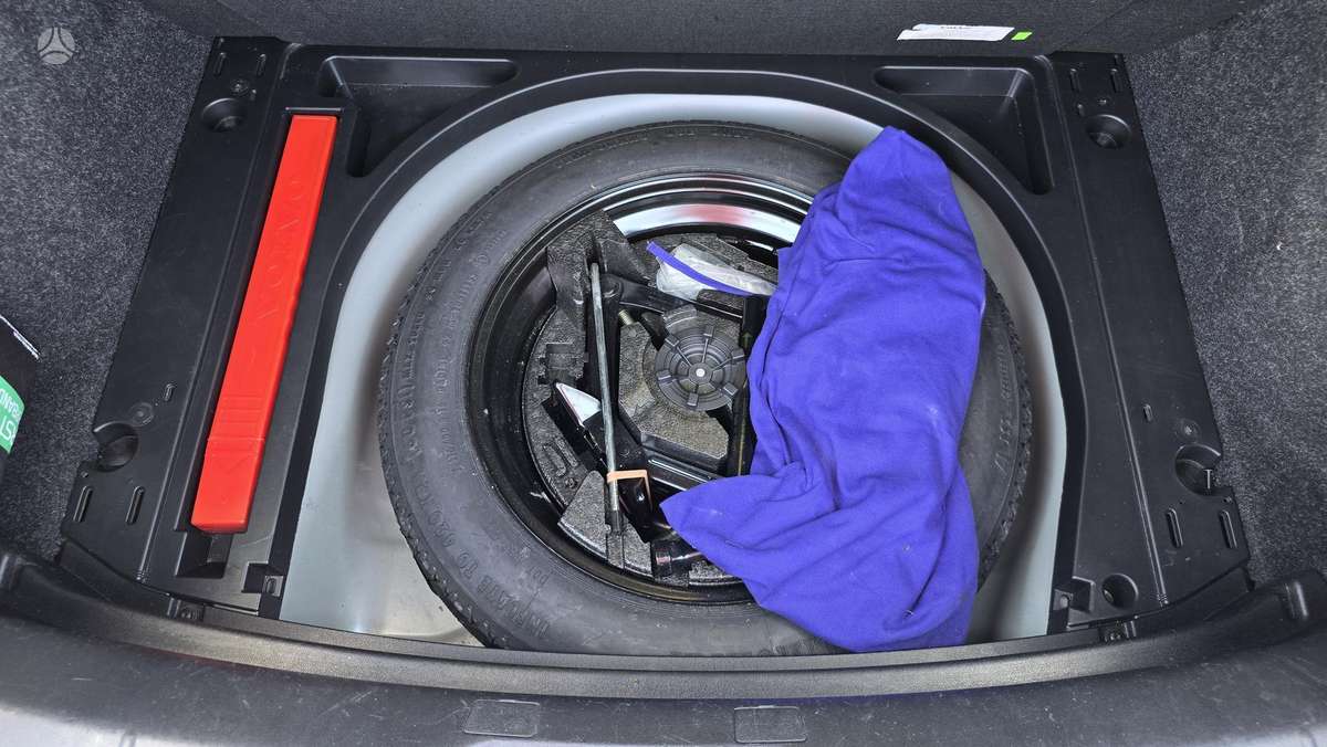 Volvo V40, 2.0 l., Хэтчбек
