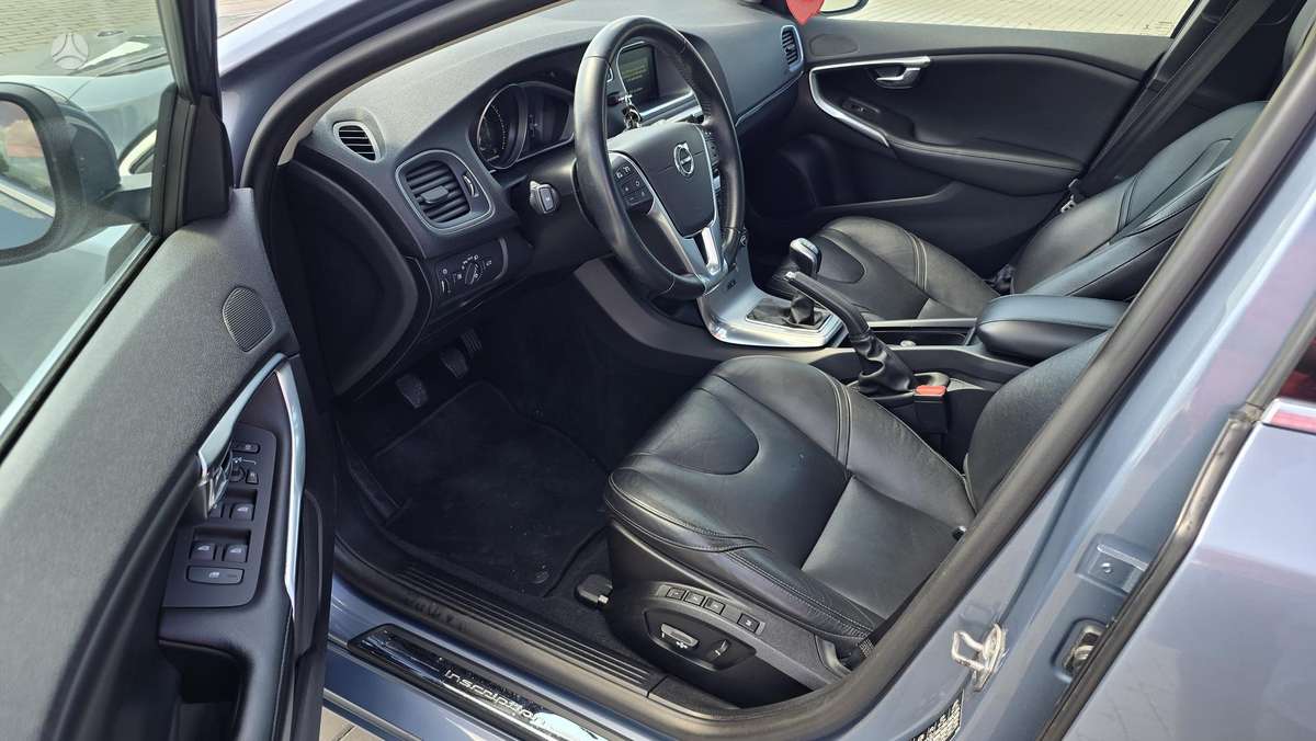 Volvo V40, 2.0 l., hatchback