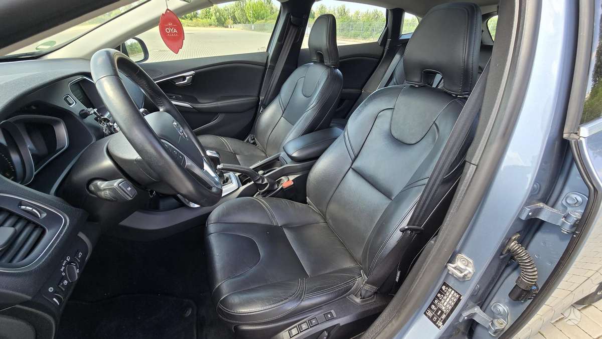 Volvo V40, 2.0 l., Хэтчбек