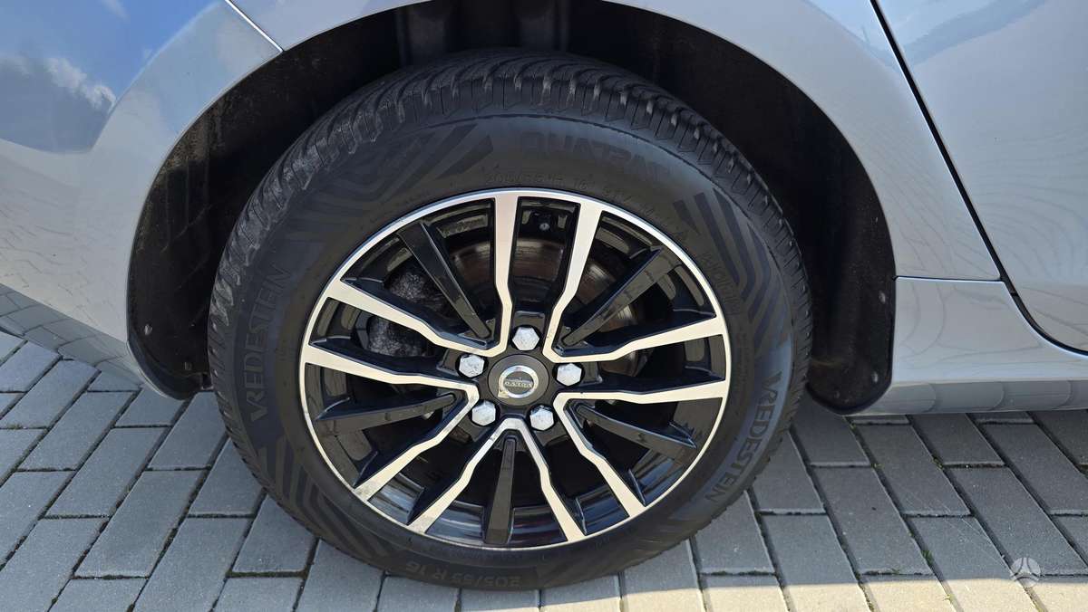 Volvo V40 - 9