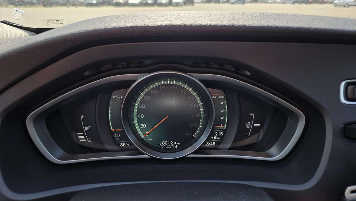 Volvo V40, 2.0 l., hatchback