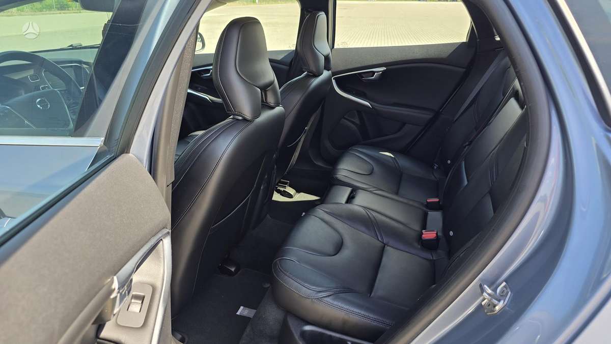 Volvo V40, 2.0 l., hatchback