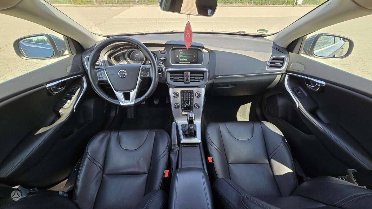 Volvo V40, 2.0 l., hatchback