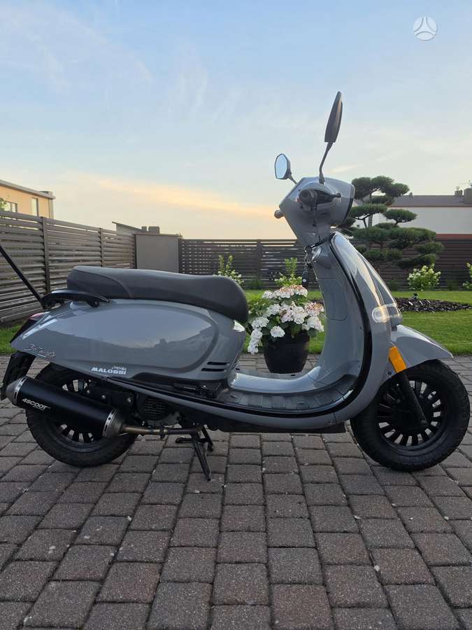 Piaggio Vespa 49cc, scooters / mopeds