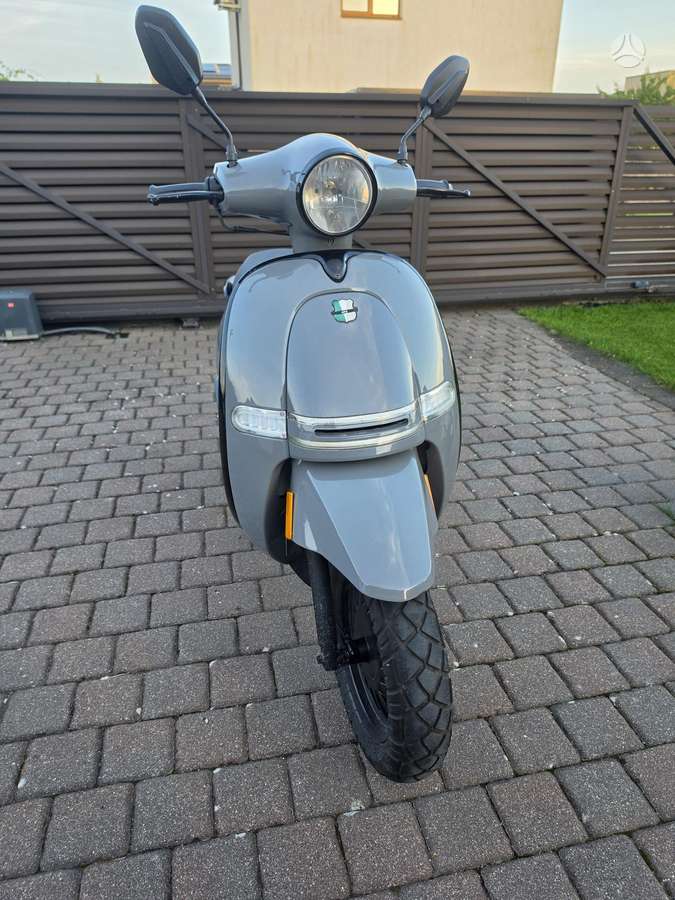 Piaggio Vespa 49cc, scooters / mopeds