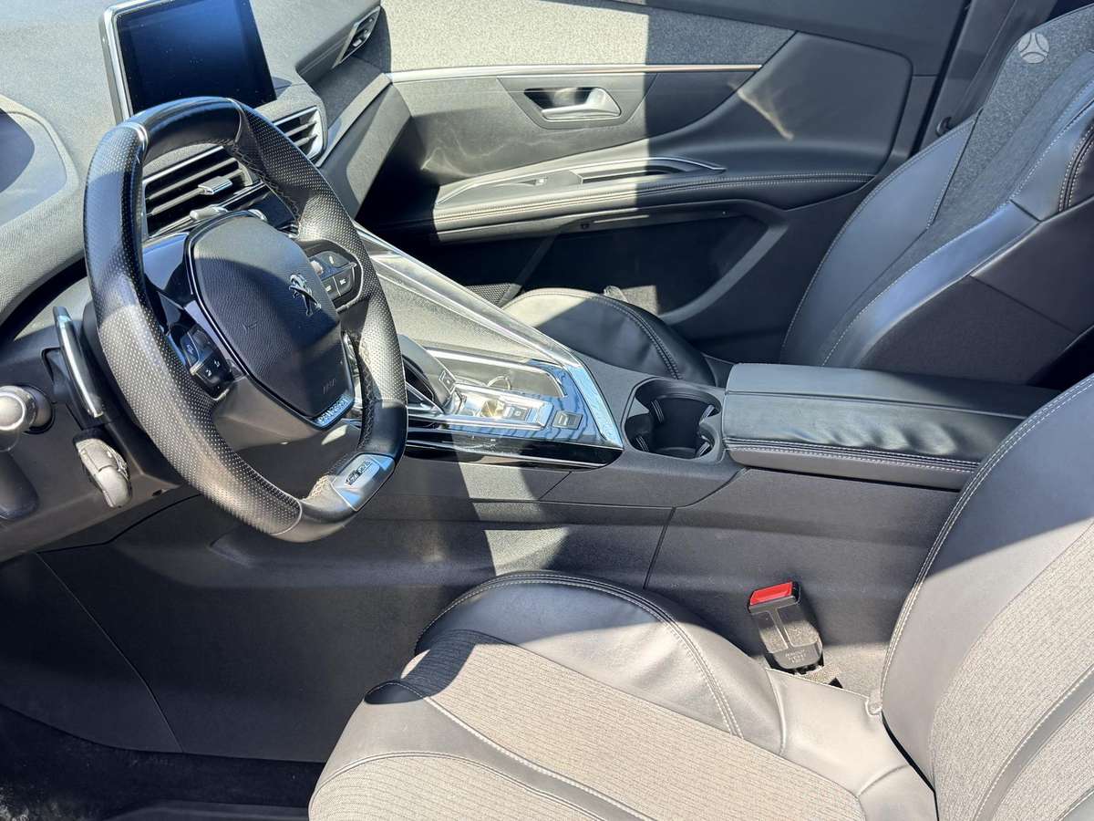 Peugeot 5008 - 8