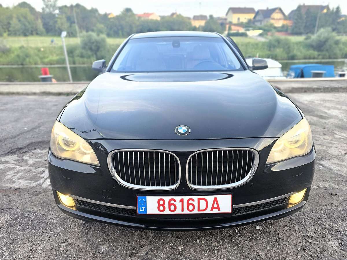 BMW 740, 3.0 l., Седан