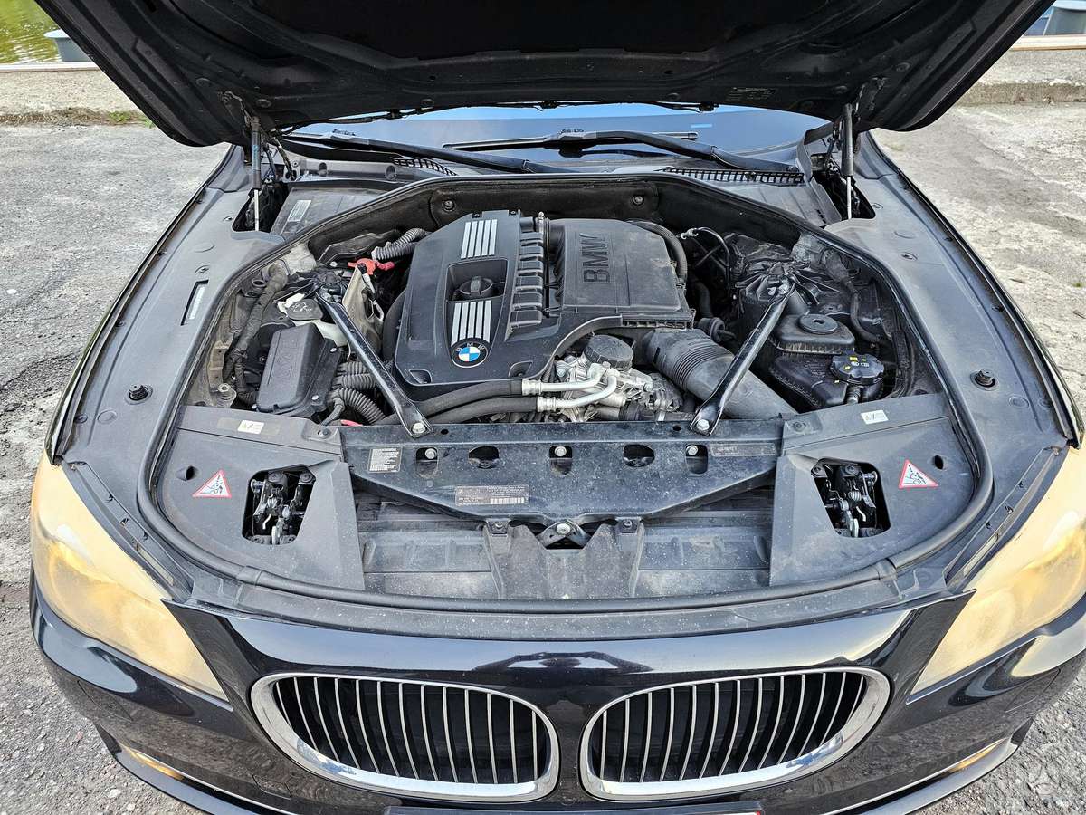 BMW 740, 3.0 l., Седан