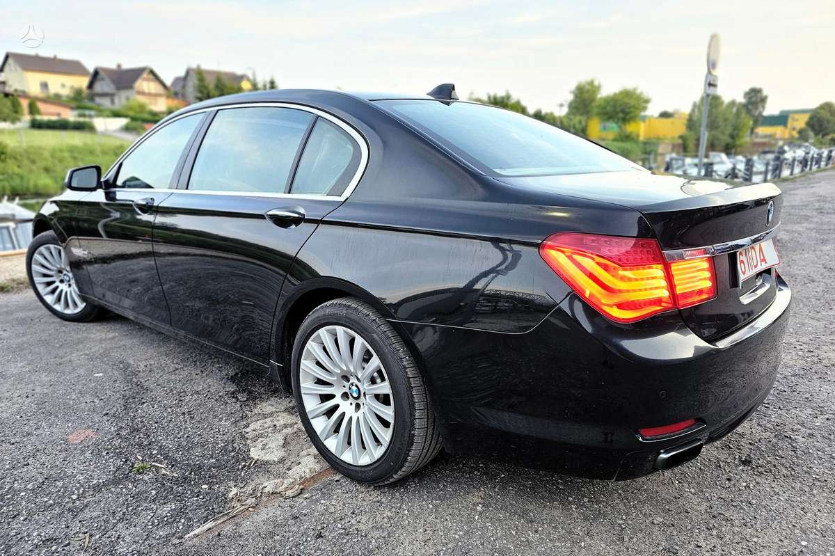 BMW 740, 3.0 l., Седан