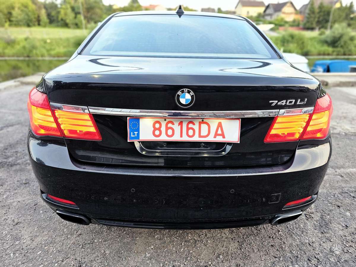 BMW 740, 3.0 l., Седан