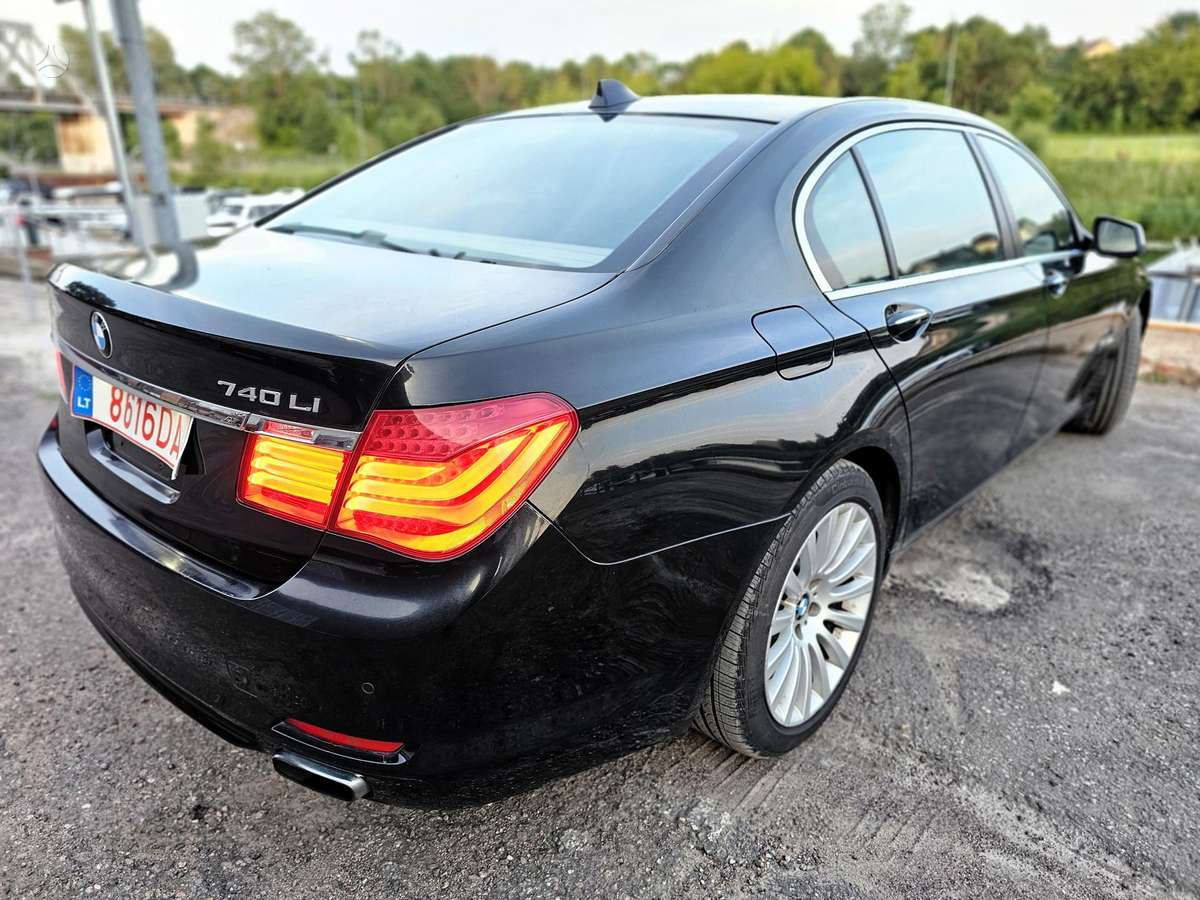 BMW 740, 3.0 l., Седан