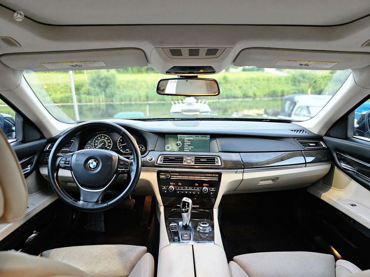 BMW 740, 3.0 l., Седан