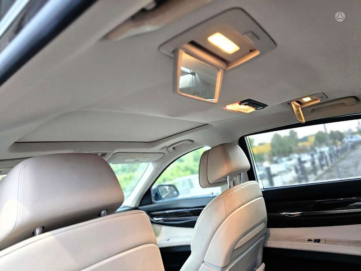 BMW 740, 3.0 l., Седан