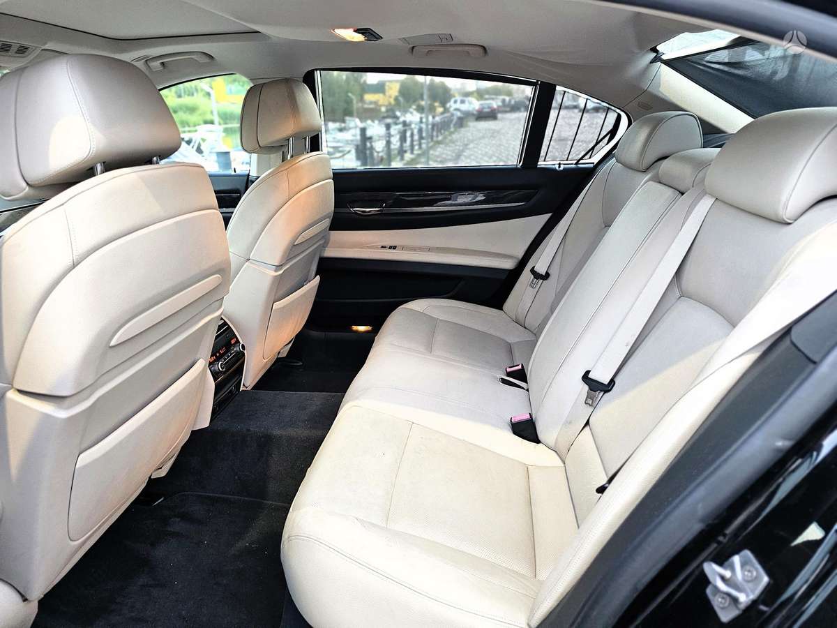 BMW 740, 3.0 l., Седан