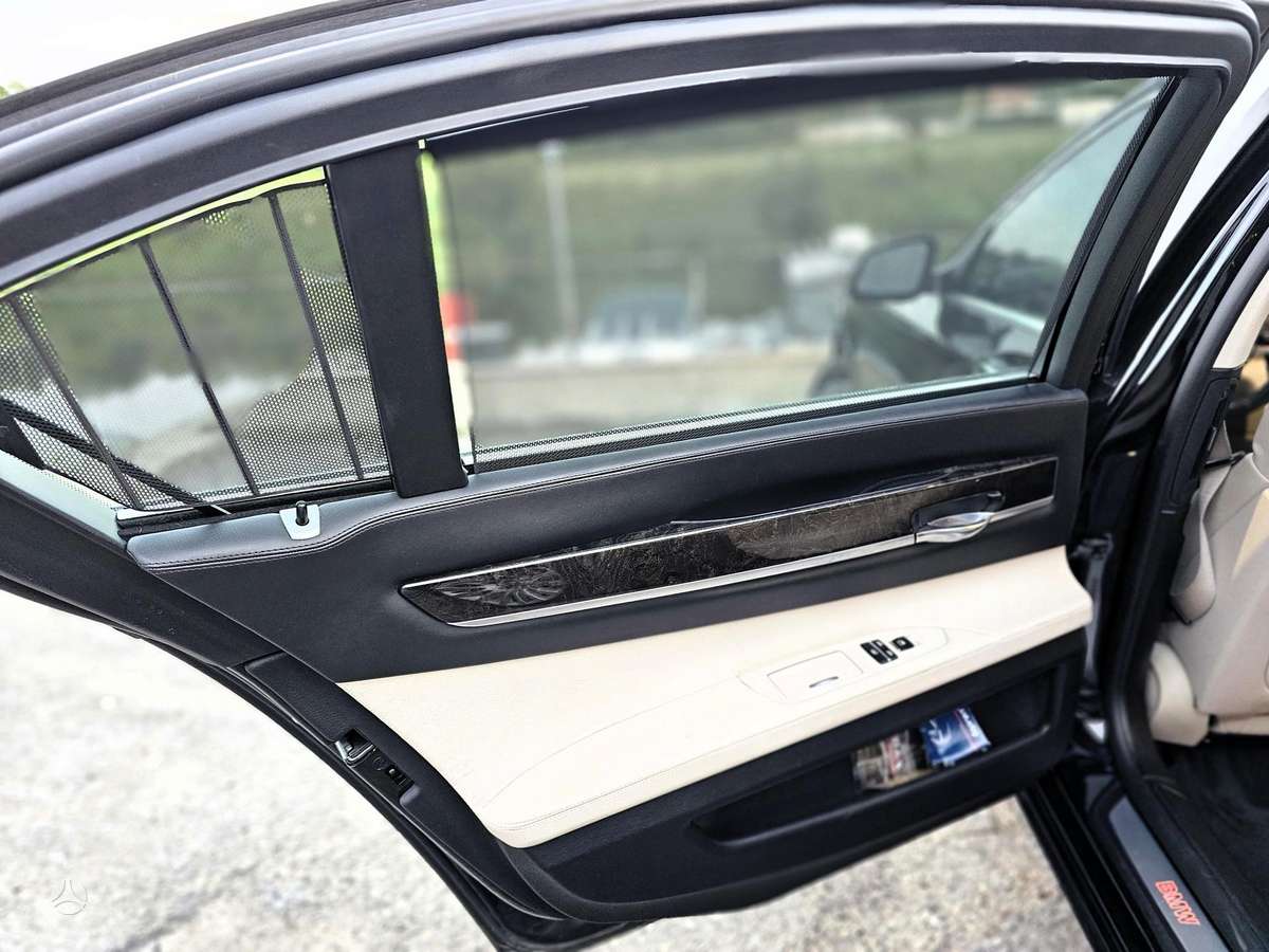BMW 740, 3.0 l., Седан