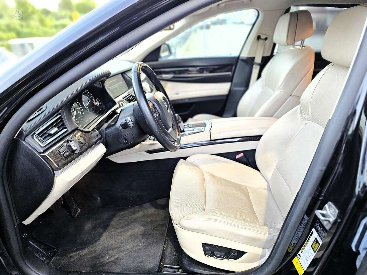 BMW 740, 3.0 l., Седан